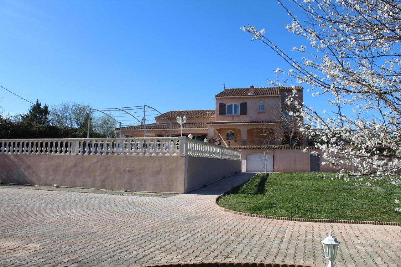 La Villa des Ames Liées Draguignan Exterior foto