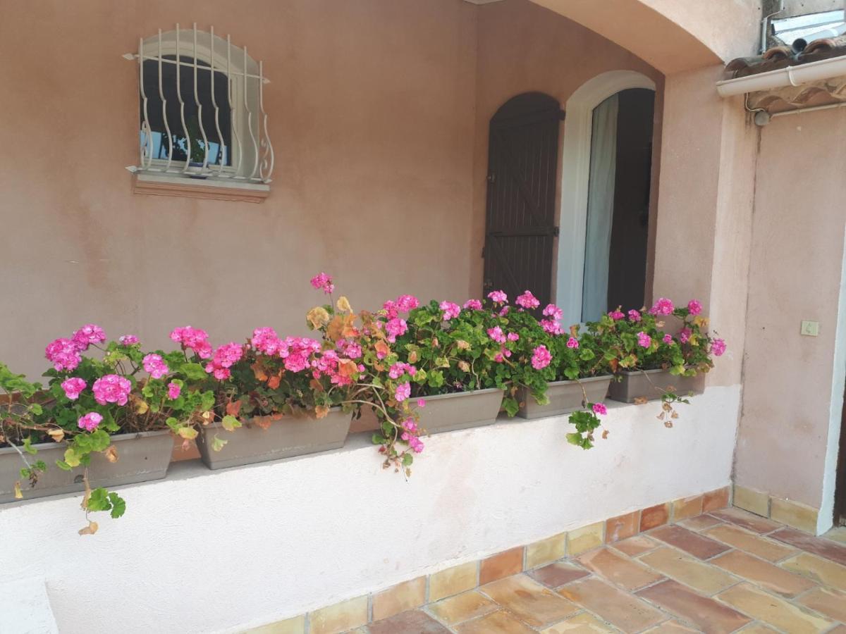 La Villa des Ames Liées Draguignan Exterior foto